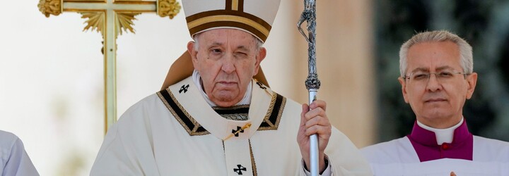 Pápež počas slávnostného Urbi et Orbi nepriamo kritizoval Rusko za krutú a nezmyselnú vojnu. Prihovoril sa aj Ukrajincom