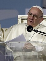 Pápež prišiel na pravidelnú týždennú modlitbu o 25 minút neskôr, lebo sa zasekol vo výťahu