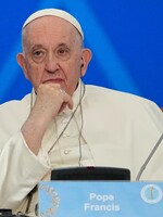 Pápež schvaľuje dodávky zbraní na Ukrajinu. USA posielajú ďalšiu vojenskú výbavu za 600 miliónov dolárov