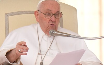 Papeže Františka museli hospitalizovat v římské nemocnici, dostal infekci 
