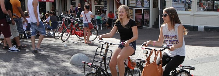 Paříž odstraní 70 % parkovacích ploch pro auta. Chce se stát městem pro cyklisty