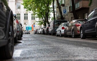 Parkování v Praze o Vánocích výrazně zlevní. Podívej se, kolik bude stát
