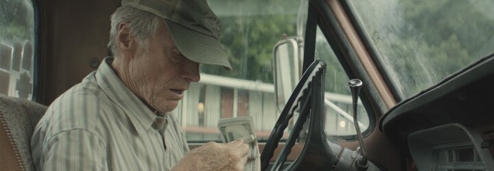 Pašerák od Clinta Eastwooda je príjemnou rozlúčkou hereckej a režisérskej ikony. Na zadok ťa však neposadí (Recenzia)