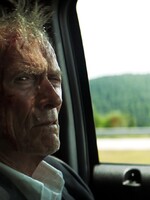 Pašerák od Clinta Eastwooda je príjemnou rozlúčkou hereckej a režisérskej ikony. Na zadok ťa však neposadí (Recenzia)