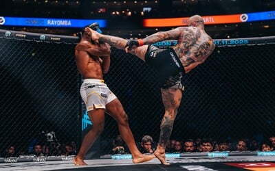 Pekelné KO loktem z otočky i souboje gigantů. Oktagon 78 přinesl v závěru obrovský šok a hala ztichla