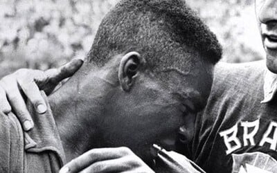 Pelé – najlepší hráč histórie alebo skôr manipulátor? Takto sa z čističa topánok vypracoval na futbalovú legendu
