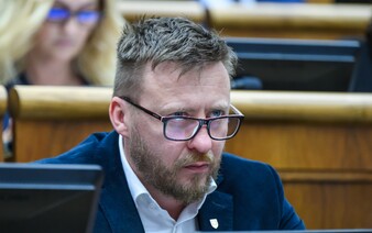 Peter Kotlár odmieta odstúpiť. Výsledky SAV o vakcínach nepovažuje za smerodajné