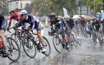Peter Sagan nevyhral štvrtý titul majstra sveta v cestnej cyklistike, tešil sa napokon Dán Pedersen