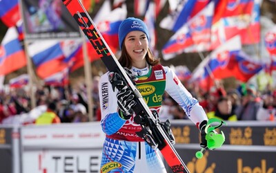Petra Vlhová získala malý krištáľový glóbus za víťazstvo v hodnotení slalomu. V celkovom poradí skončila tretia