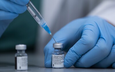 Pfizer dodá Spojeným štátom experimentálny liek proti covidu-19. Obchod bude stáť miliardy dolárov