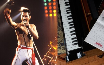 Piano Freddieho Mercuryho putuje do dražby. Spevák ho v roku 1975 kúpil iba za 1 000 libier, nový majiteľ poriadne zacvaká