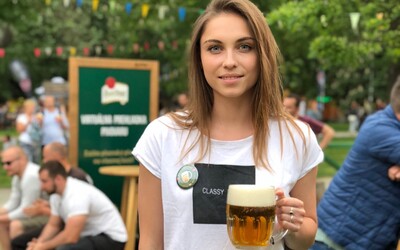 Pivo na jejich účet: Pilsner Urquell podpoří české podniky při znovuotevření největší akcí v historii pivovaru