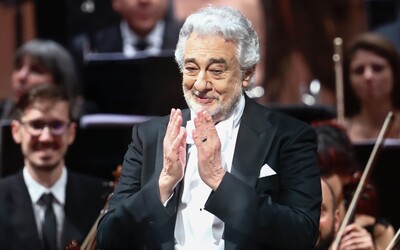 Operní pěvec Plácido Domingo je zapleten v sexuálním skandálu. Údajně využíval služeb argentinské sekty