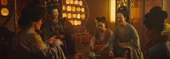 Po Aladinovi a Levom kráľovi dostáva svoj hraný remake aj Mulan. V prvom traileri bojuje proti presile a predvádza akrobácie