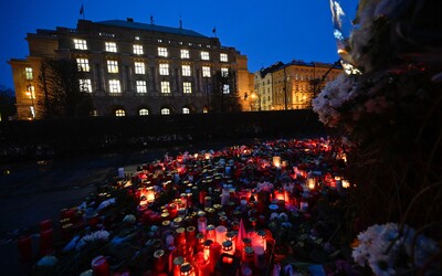 Po masovej streľbe v Prahe budú mať študenti filozofickej fakulty dobrovoľné skúšky. Univerzita ponúka psychologickú pomoc