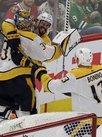 Po sedmi letech dal brankář v NHL gól. Soupeřovi obránci se pouze ohlédli