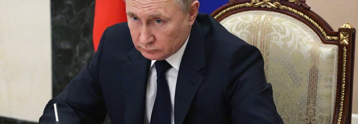Po živě vysílaném protestu odvážné novinářky opouští ruská média i skalní opěvovatelé Putina