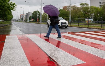 Počasie na Slovensku sa mení: Z juhu prichádza intenzívny dážď a hrozia aj búrky