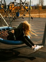 Počet sebevražd dětí narůstá. Vliv měla pandemie a nestabilní situace ve světě