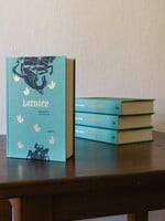 Podívej se na nejlepší české knížky roku. Najdeš tam dystopii z Prahy i magický román z Beskyd