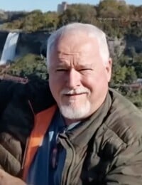 Podobal sa Dahmerovi: Bruce McArthur vraždil svojich homosexuálnych partnerov a potom ich sadil do kvetináčov