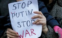 Podpora vojny na Ukrajine medzi Rusmi výrazne klesá. Viac ako 50 percent obyvateľov chce mier