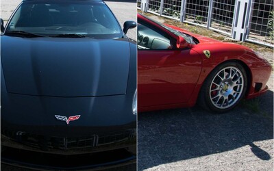 Policajnú garáž zdobí červené Ferrari F360 Modena a Chevrolet Corvette. Zaistili ich podozrivým z trestnej činnosti