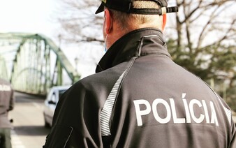 Policajný šéf, ktorého podriadený dobil na smrť muža bez domova, končí vo funkcii