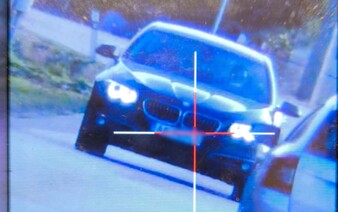Policajti na Kysuciach zastavili 23-ročného mladíka na BMW. V obci jazdil rýchlosťou 109 km/h