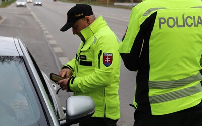 Policajti na východe Slovenska riešia opité matky za volantom. Jedna viezla dieťa s tromi promile v krvi