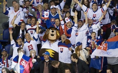 Policajti už vyšetrujú slovenských fanúšikov, ktorí na ľad hádzali predmety po zápase s Kanadou