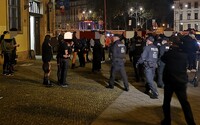 Polícia v Berlíne rozohnala „fetiš párty“, na ktorej bolo 600 ľudí. Nedodržiavali rozostupy