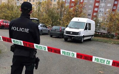 Polícia v Česku zasahuje proti extrémistom, niektorých spájajú s bojmi na Ukrajine