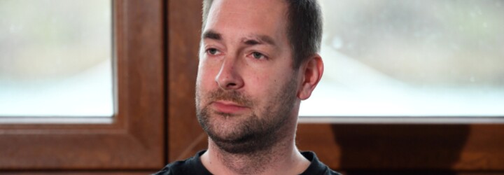 Policie stíhá dezinformátory. Za pronásledování a natáčení lékařů a vědců jim hrozí až dva roky