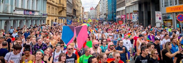 Policisté chodí hlídat Prague Pride rádi, ve vzduchu se vznáší láska, říká mluvčí festivalu