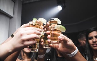 Policisté v Praze přistihli 25 mladistvých pod vlivem alkoholu