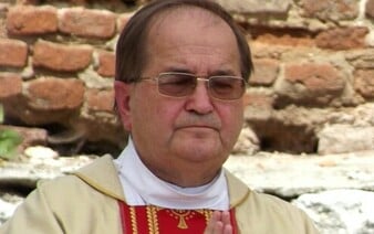 Poľský kňaz obhajoval krytie pedofílie v cirkvi slovami: „A kto nie je v pokušení?“ Nakoniec sa musel ospravedlniť