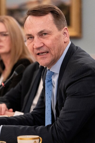 Poľský minister poslal tvrdý odkaz šéfovi americkej snemovne. Putin oznámil svoje najnovšie plány na Ukrajine