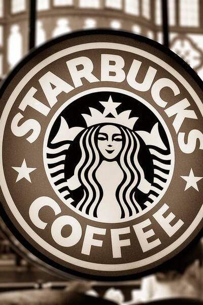 Populární řetězec Starbucks se mohl jmenovat úplně jinak. Zakladatele inspiroval slavný román