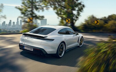 Porsche vylepšilo elektrický Taycan. Nyní je ještě rychlejší a inteligentnější