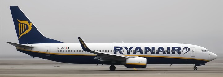 Posádka Ryanairu nariadila matke, aby prestala kojiť svoje dieťa