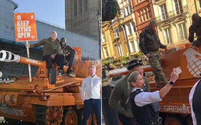 Posilky musia zostať otvorené! Briti zaparkovali tank pred parlamentom na výstrahu pre vládu, ktorá zatvorila posilňovne
