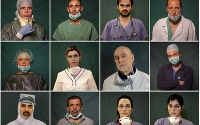 Portréty italských hrdinů: Fotograf zachytil lékaře a zdravotní sestry během přestávky nebo na konci šichty