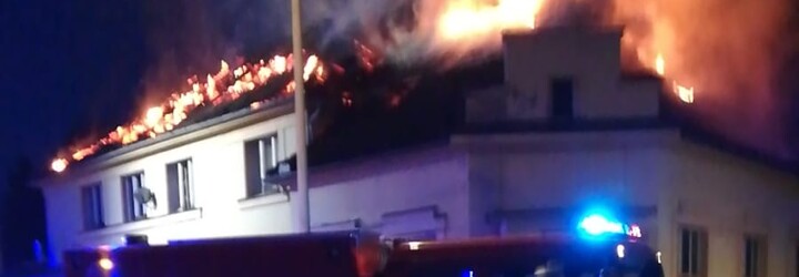 Požár ubytovny v Táboře způsobil škodu za 5 milionů korun. V budově bylo 24 lidí