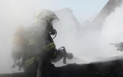 Požár ve Vejprtech měli zavinit tři klienti. Ředitel nechce prozradit jejich identitu, prý aby zabránil lynči