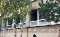 Požiar v Petržalke: Jedna z miestností bratislavskej školy skončila v plameňoch, museli evakuovať všetkých študentov