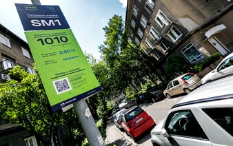 Pozor na falošné QR kódy na parkomatoch. Za parkovanie by si zaplatil podvodníkom