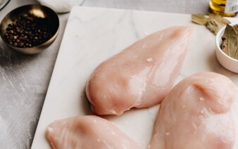 Pozor na mäso z Poľska. Veterinári pri kontrole prevádzky na Orave našli baktérie salmonely