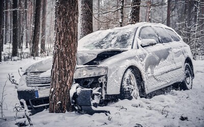 Pozor na mrznoucí mlhy a námrazy, varují meteorologové. Nebezpečí hrozí v těchto krajích 