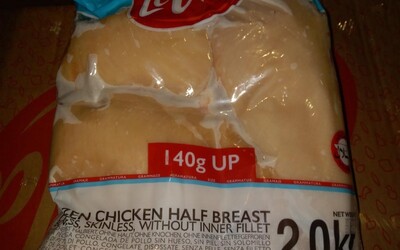 Pozor, v Česku se prodává 11 tun kuřecího masa se salmonelou. Nemáš ho v mrazáku?